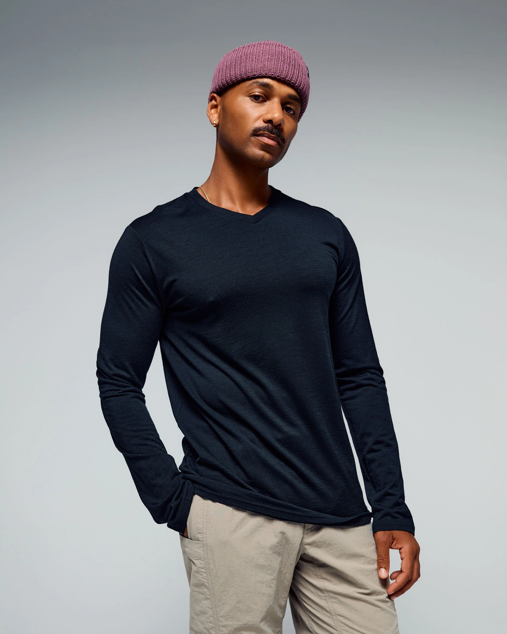 Men's 100% Merino Long Sleeve V-Top - Black