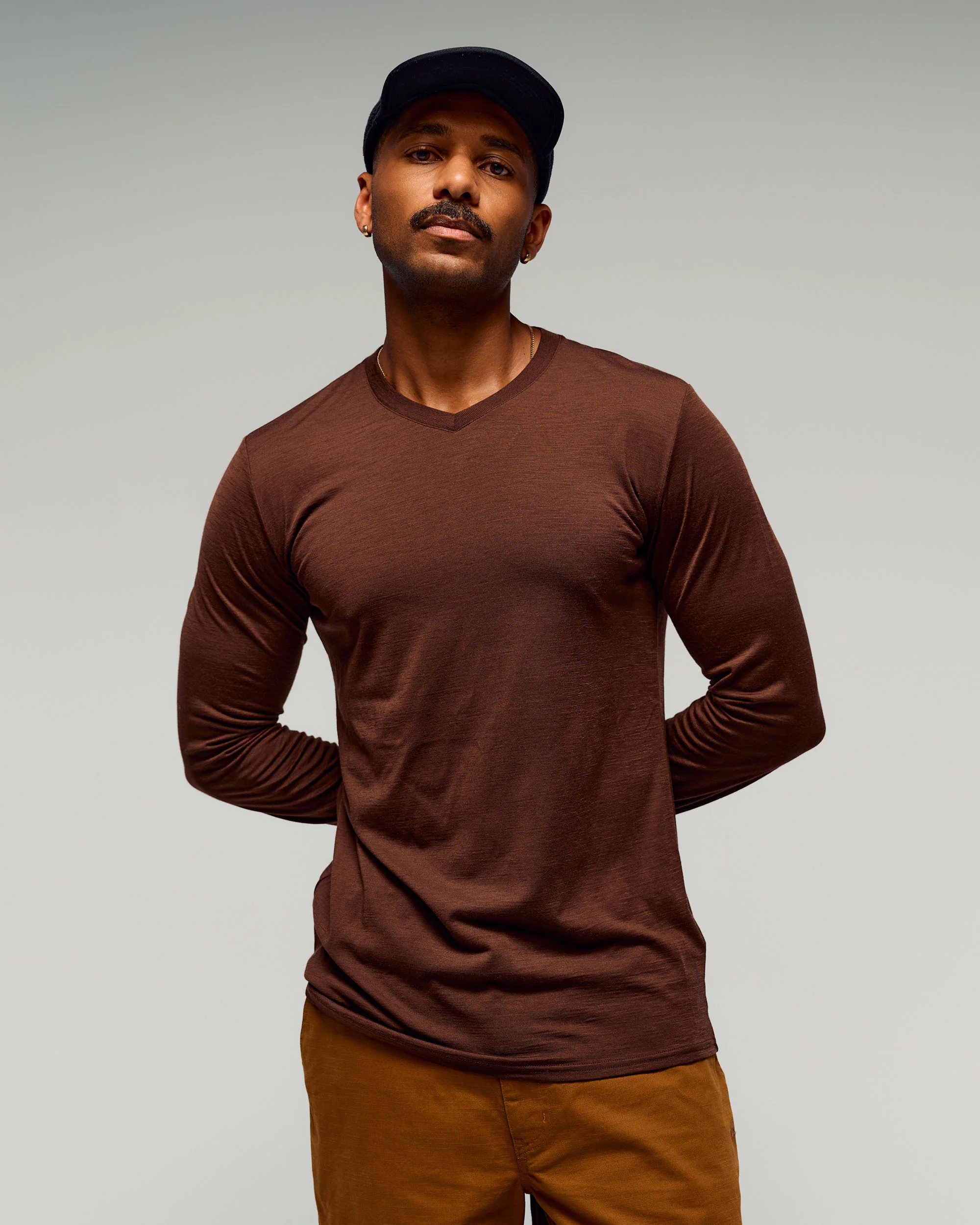 Men's 100% Merino Long Sleeve V-Top - Cocoa - Image 2